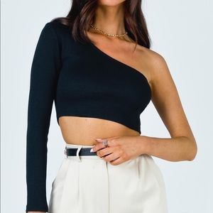 One shoulder crop top